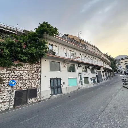 Domenica 1 Apartment