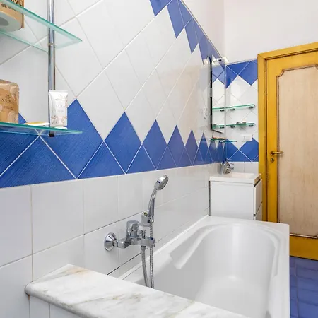 Domenica 1 Apartment